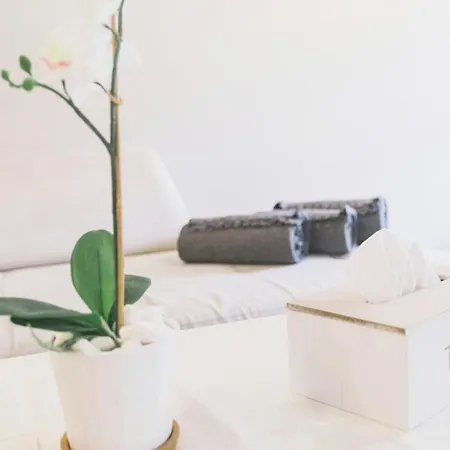 Center 7Min 95Sqm 2Bdr 2Ndfloor 2Ac Optical Fiber 2 Smarttv Marble Wc Moschitos Nets Netflix Apartment