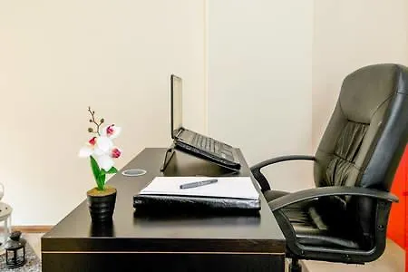 Center 7Min 95Sqm 2Bdr 2Ndfloor 2Ac Optical Fiber 2 Smarttv Marble Wc Moschitos Nets Netflix *