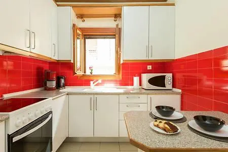 Center 7Min 95Sqm 2Bdr 2Ndfloor 2Ac Optical Fiber 2 Smarttv Marble Wc Moschitos Nets Netflix
